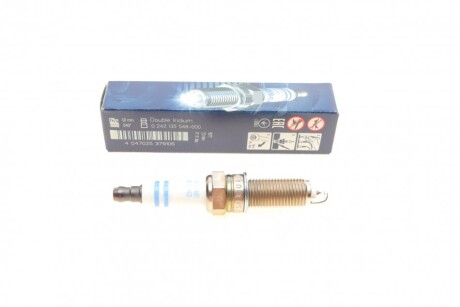 Свеча зажигания YR7SII33U IRIDIUM (KIA OPTIMA 2.0 12-) BOSCH 0 242 135 548