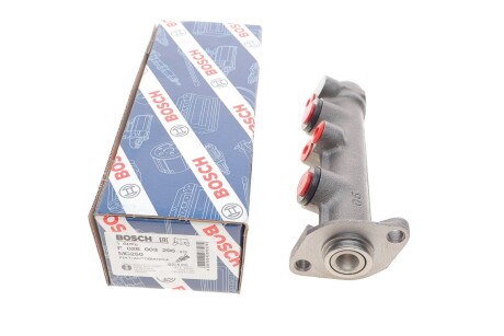 Главный тормозной цилиндр BOSCH F 026 003 296